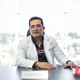 Ampliar imagen: Héctor Martínez Vásquez, Ginecólogo Xalapa