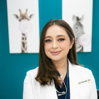 Ampliar imagen: Esli Resendiz Clavel, Pediatra Tijuana