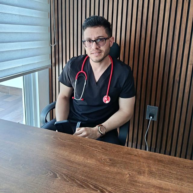 Rosnel Camacho Ramos, Médico de familia Cancun