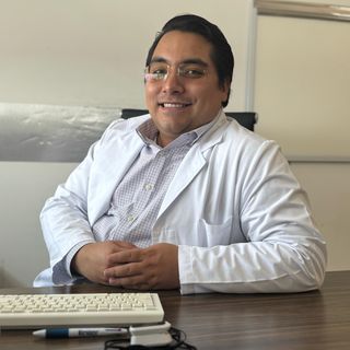 Ampliar imagen: Alfredo Leonardo Ortiz Nieto, Cirujano general Tlalnepantla de Baz