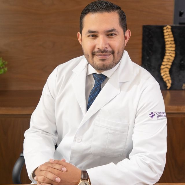 Roel Lara, Ortopedista Monterrey