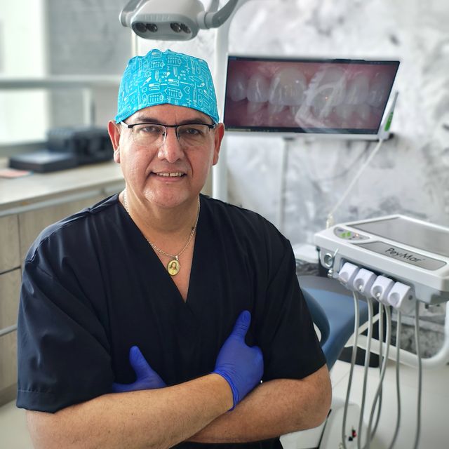Ricardo Arturo Lopez Martinez, Dentista - Odontólogo Puebla