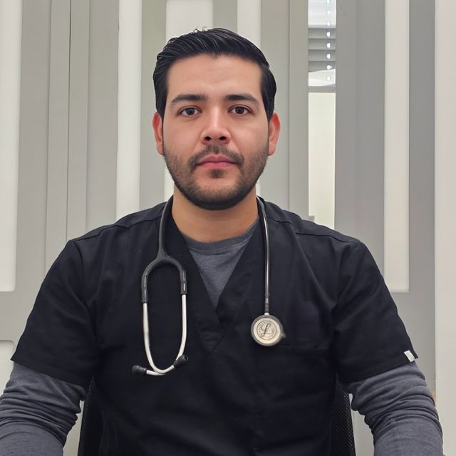Garibaldi Corona Plancarte, Médico general Zapopan