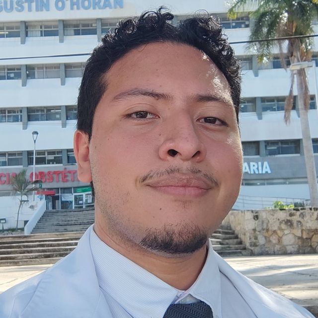 Mario Alberto  Pérez González , Médico general Valladolid