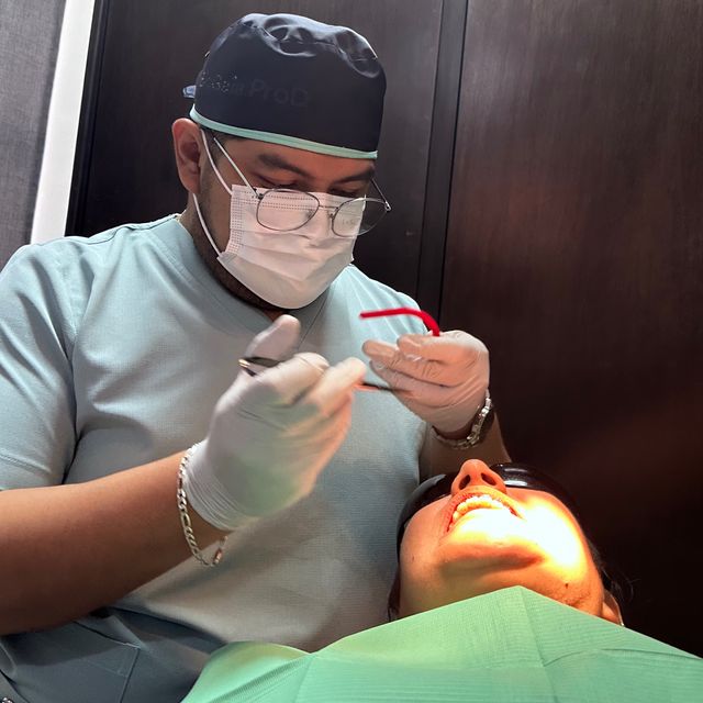César Osvaldo Poot Chan, Dentista - Odontólogo Cancun