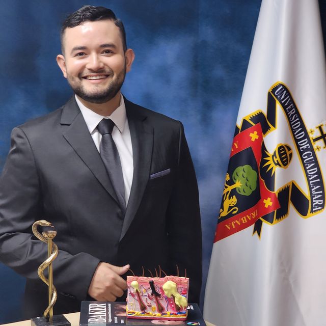 Julio Cesar De La Torre Reyes, Dermatólogo Guadalajara
