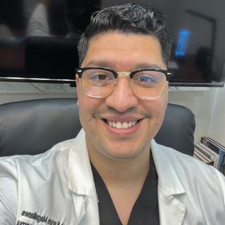 Ampliar imagen: Saab Karam Magallanes, Ortopedista San Pedro Garza Garcia