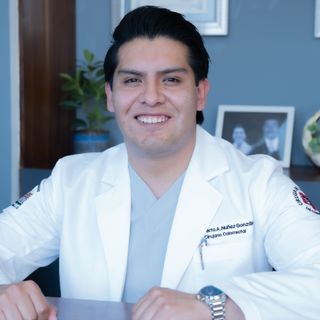 Dr. Roberto Ángel Núñez González