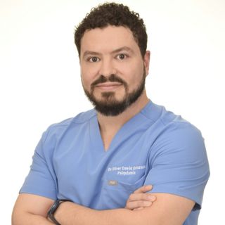 Dr. Oliver David González