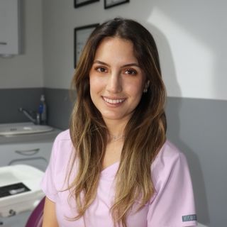 Ampliar imagen: Lubna Foglio Khoury, Dentista - Odontólogo Tlalpan