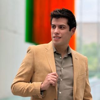 Ampliar imagen: Juan Herrera Hernández, Médico estético Ciudad de México