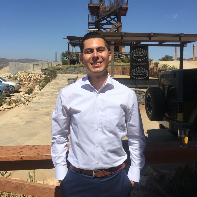 Eduardo Cabanillas Martínez, Médico general San Quintín