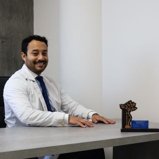 Ampliar imagen: Erik León, Ortopedista Santiago de Querétaro