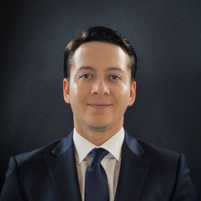 Lino Enrique Ramírez Sosa, Cirujano plástico Durango