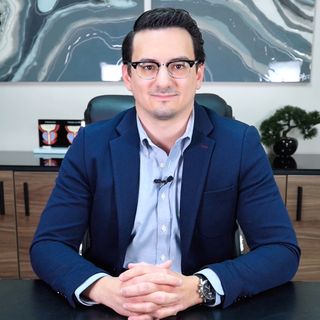 Dr. Eduardo Amaya Fragoso