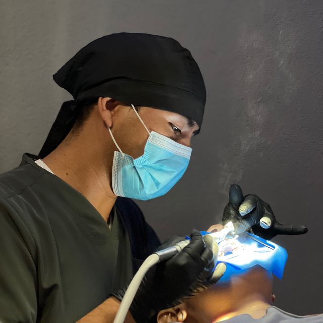 Giovanni Gallardo, Dentista - Odontólogo Acapulco