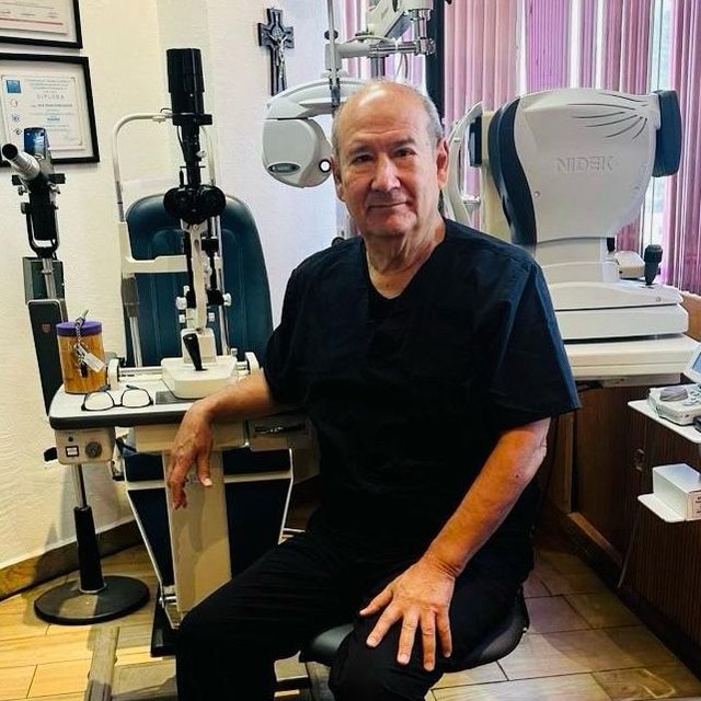 Julio Efraín Osorio Orantes, Oftalmólogo Monterrey