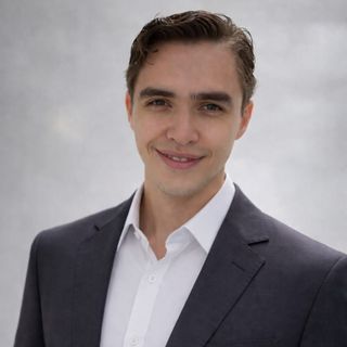 Dr. Erasto Jair García Negrón