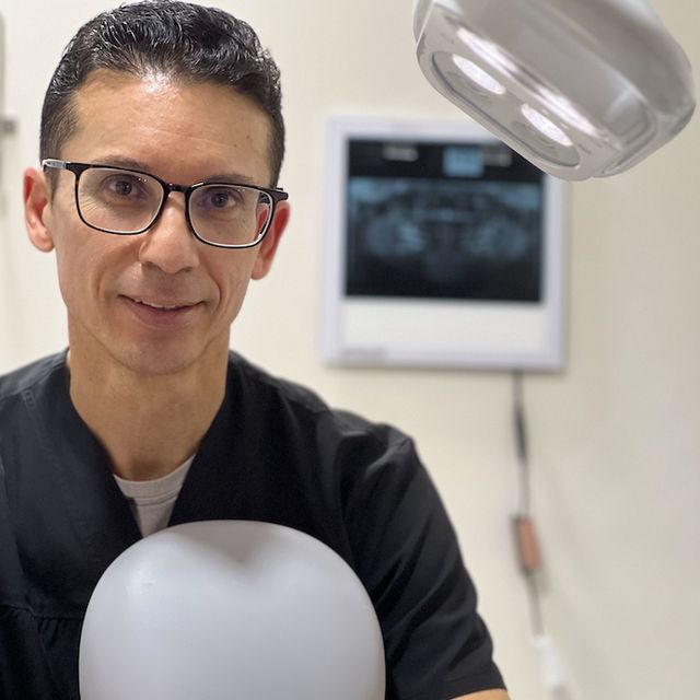 Víctor Mauricio Chávez Pintos, Dentista - Odontólogo Querétaro