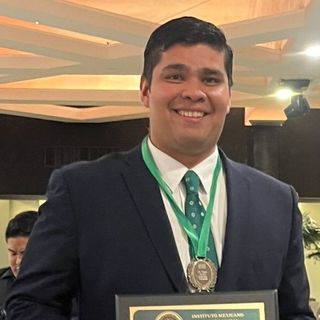 Ampliar imagen: Omar Galeana Salomon, Ortopedista Zihuatanejo