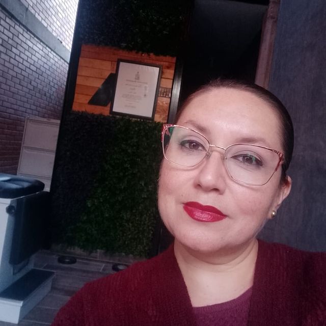 Violeta Romanita Leal Flores, Médico general Salamanca