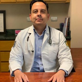 Ampliar imagen: Luis Adame Galvan, Internista Tijuana