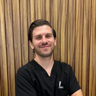 Ampliar imagen: Fernando Barbosa Martin, Ortopedista Mérida