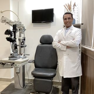 Ampliar imagen: Isaac Mauricio Zúñiga González, Oftalmólogo La Paz