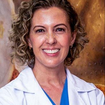 Gabriela Vilar Pineda, Cirujano maxilofacial León