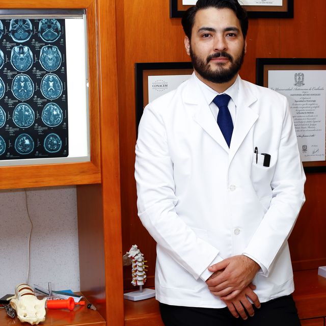 Cristopher Arturo González, Neurocirujano Tlajomulco de Zuñiga