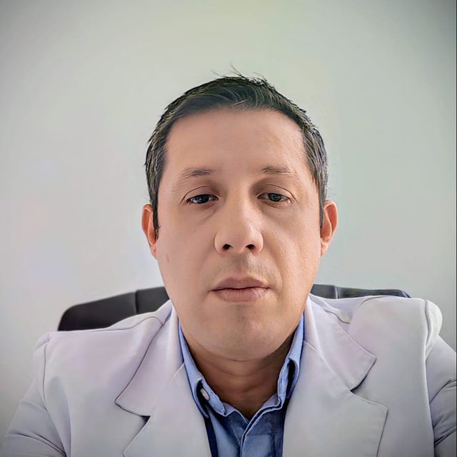 Luis Manuel Arias Ramirez, Cardiólogo Zamora