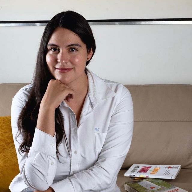 Ariadne Aguilar, Psicólogo León