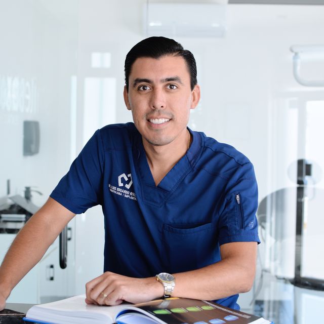 Luis Eduardo Rivera, Dentista - Odontólogo Ensenada