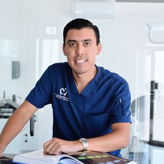 Ampliar imagen: Luis Eduardo Rivera, Dentista - Odontólogo Ensenada