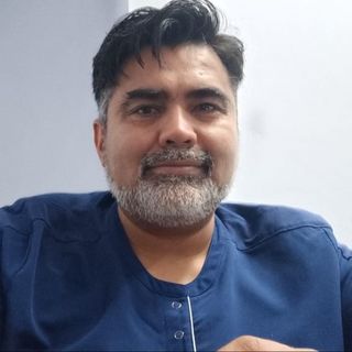 Ampliar imagen: Edgar Israel Moreno López, Ginecólogo Tijuana