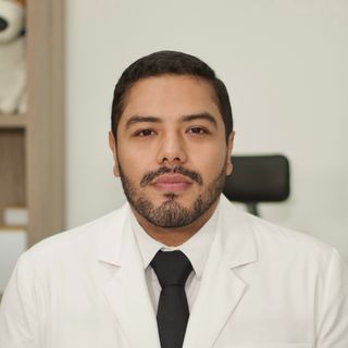Carlos Daniel Félix Miranda, Oftalmólogo Mérida