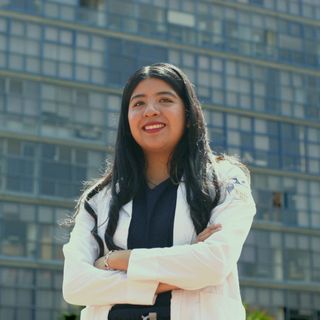 Ampliar imagen: Mitzi Moreno Martinez, Dentista - Odontólogo Ciudad de México