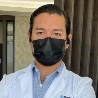 Ampliar imagen: Valente Fragoza Padilla, Neurocirujano Tijuana