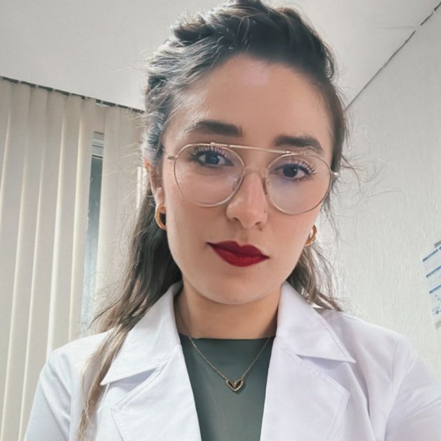 Karla Paola Villalón Rosiles, Ginecólogo Cancun