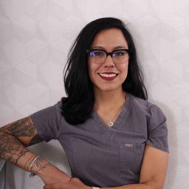 Irais Hernández Guevara y González, Dentista - Odontólogo Benito Juárez