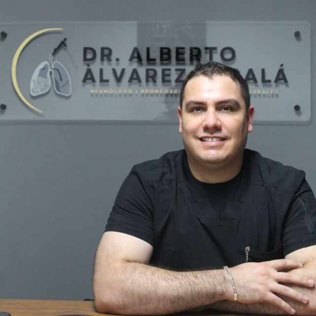 Alberto Álvarez Alcalá, Neumólogo Culiacan