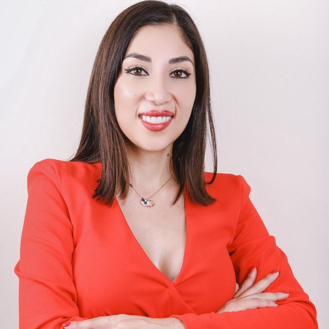 Teresa Díaz Flores, Oftalmólogo Santiago de Querétaro