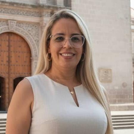 Sandy González Apa, Psiquiatra Benito Juarez