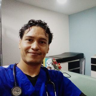 Ampliar imagen: Gustavo Adolfo Meneses González, Homeópata Tlalpan