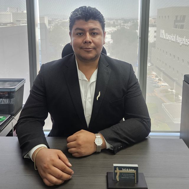 Iván Cruz Fernández, Traumatólogo Ciudad de México