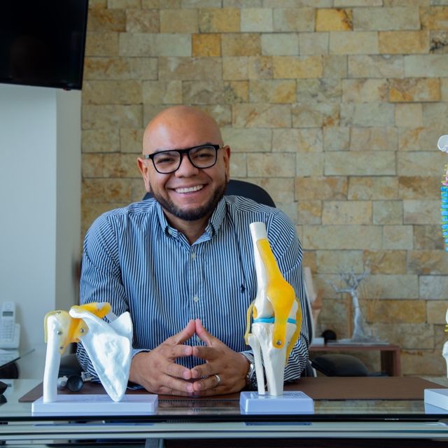 Oscar Callejas Salazar, Ortopedista Santiago de Querétaro