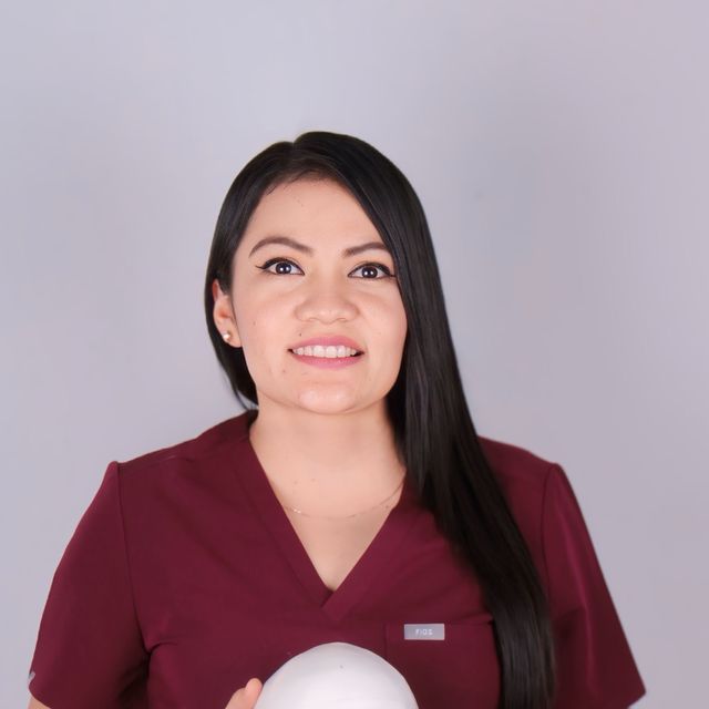 Yoxara Aislhy Arriaga Pérez, Cirujano maxilofacial Tapachula
