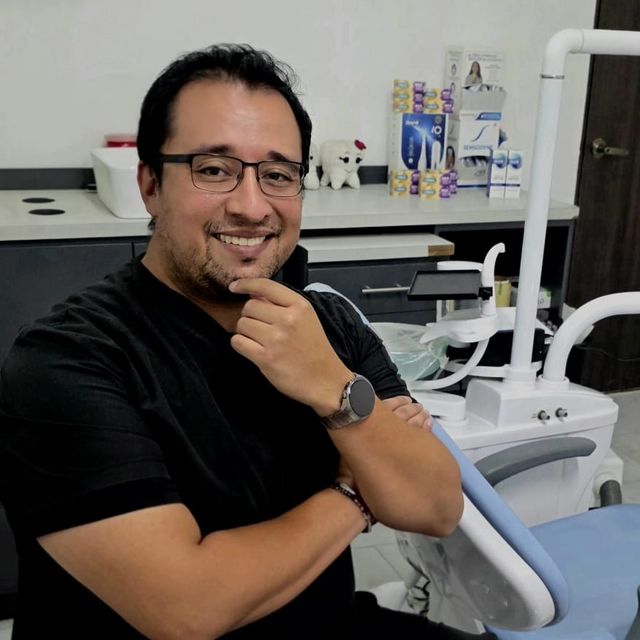 Ricardo Vázquez Arias, Dentista - Odontólogo San Andres Cholula