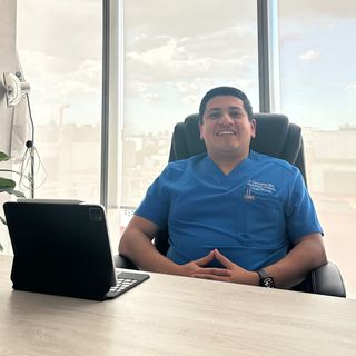 Ampliar imagen: Eber MartÍnez Joffre, Ortopedista Miguel Hidalgo