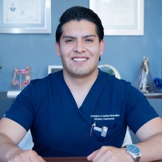 Dr. Roberto Ángel Núñez González